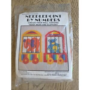 Needlepoint By Numbers Pladtic Canvas Needlecraft Ala Mode Vintage New JK88-18